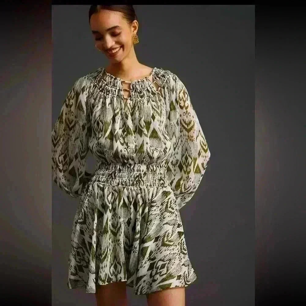 🆕 NWT MISA Los Angeles Crewneck
Printed Mini Mercy dress Size: Small